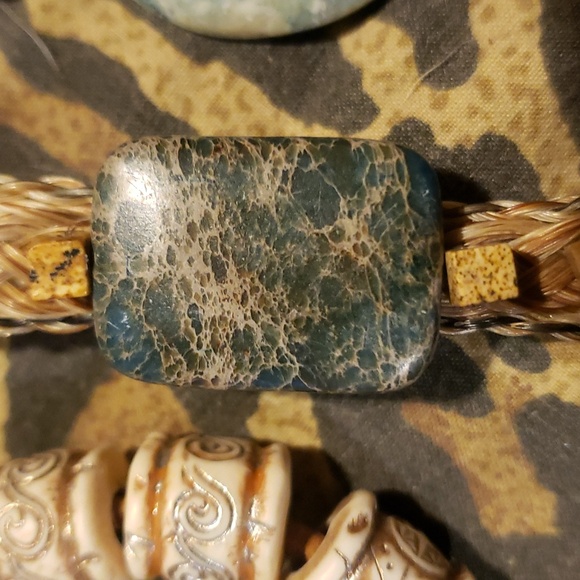 3 vintage stone, Horse hair and leather bracelets - Picture 6 of 7